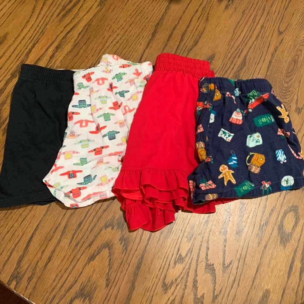 4 PAIR OF PAJAMA SHORTS BUNDLE